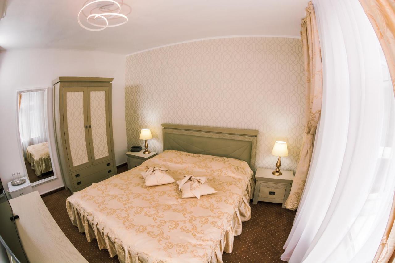 Hotel Cora Bistrita Экстерьер фото