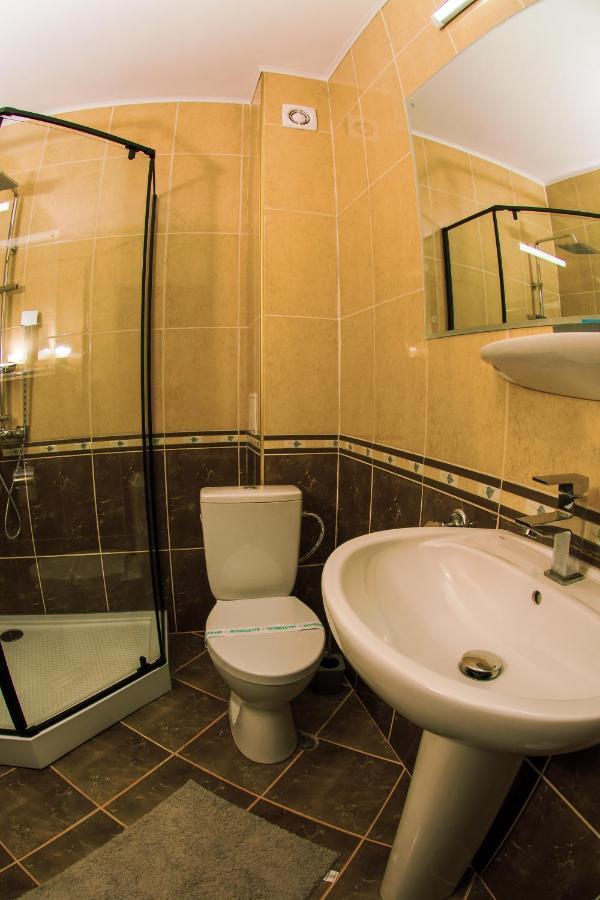 Hotel Cora Bistrita Экстерьер фото