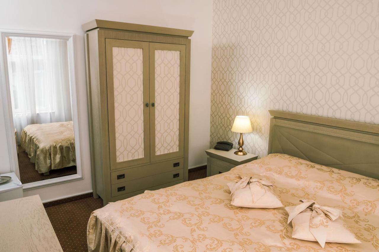 Hotel Cora Bistrita Экстерьер фото