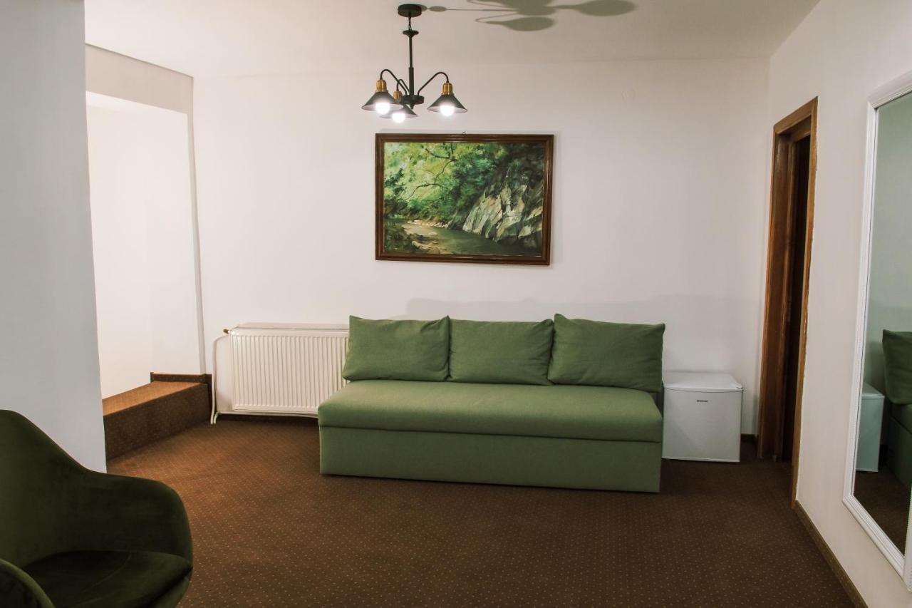 Hotel Cora Bistrita Экстерьер фото