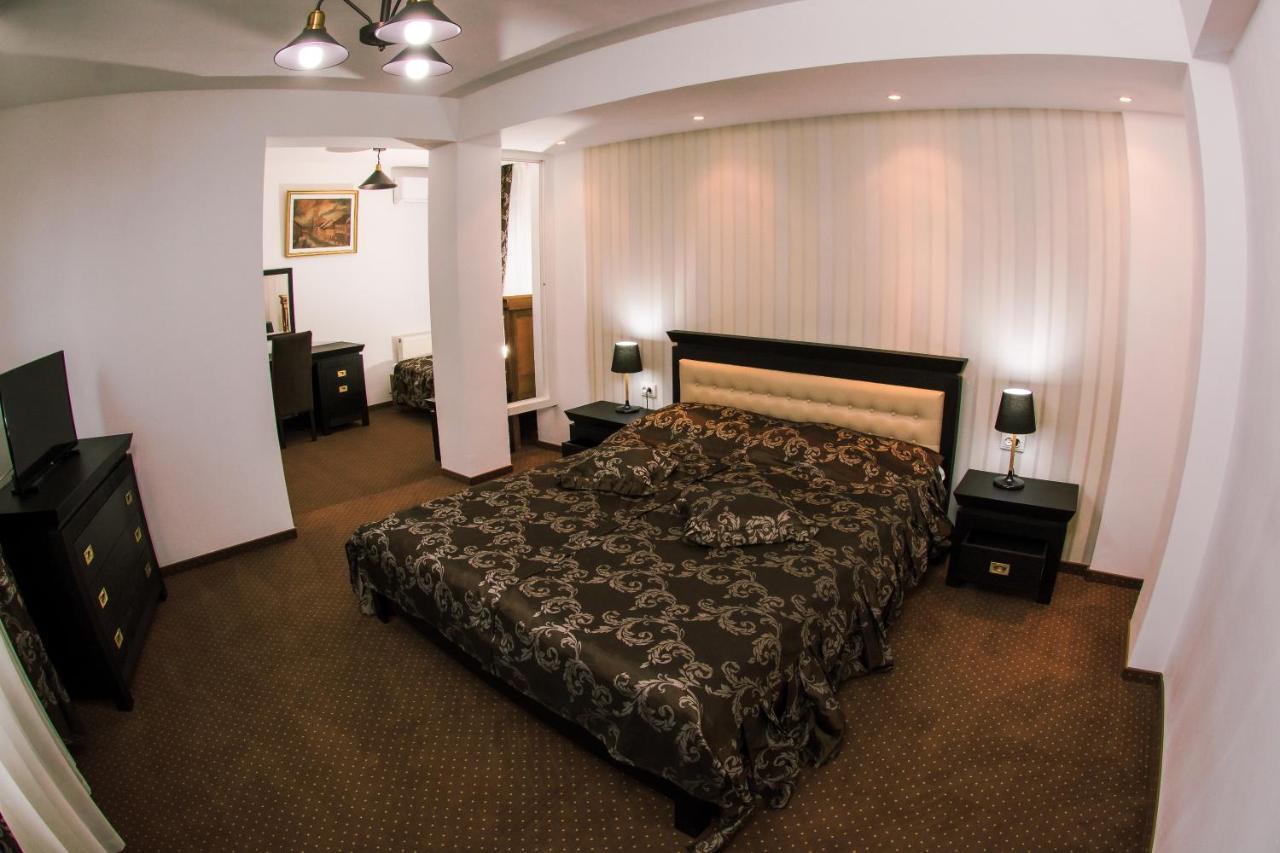 Hotel Cora Bistrita Экстерьер фото
